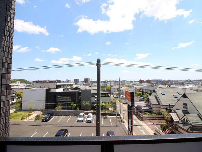 物件内観写真19　(室内からの展望)