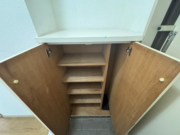 物件内観写真15　(靴箱)