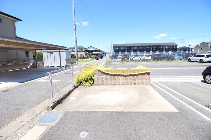 物件外観写真5　(駐輪場)