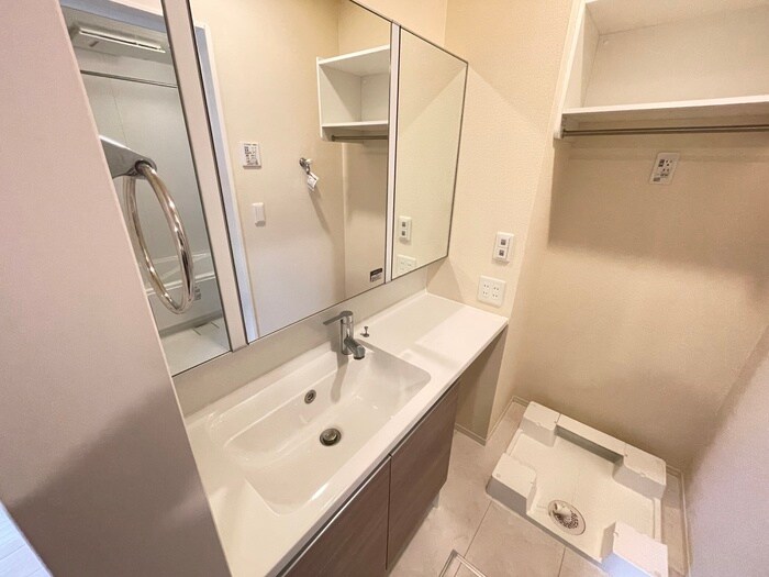 物件内観写真13　(洗面)