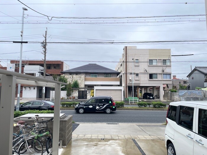 物件内観写真22　(室内からの展望)