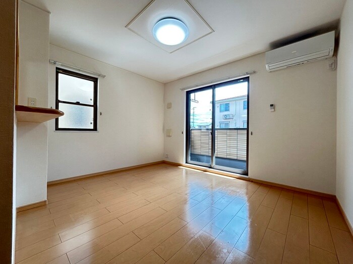 物件内観写真9　(居室)