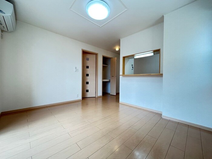 物件内観写真10　(居室)