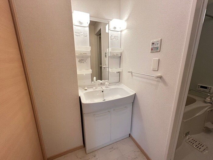 物件内観写真13　(洗面)