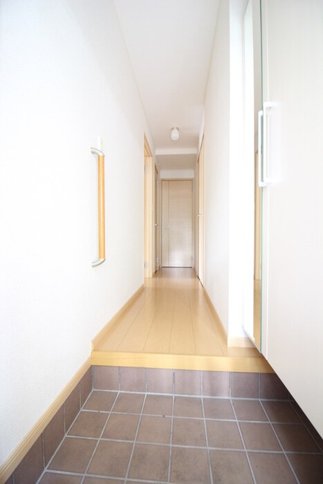 物件内観写真15　(玄関)