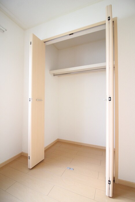 物件内観写真16　(収納)
