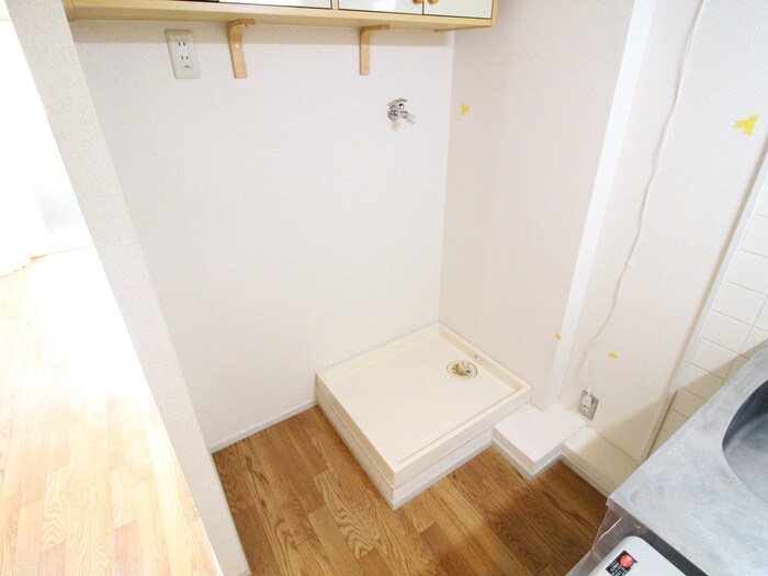 物件内観写真13　(洗濯機置場)