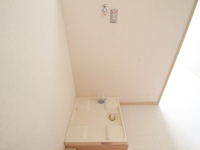 物件内観写真14　(洗濯機置場)