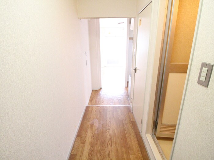 物件内観写真19　(廊下)