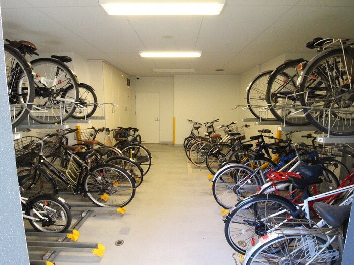 物件外観写真4　(駐輪場)