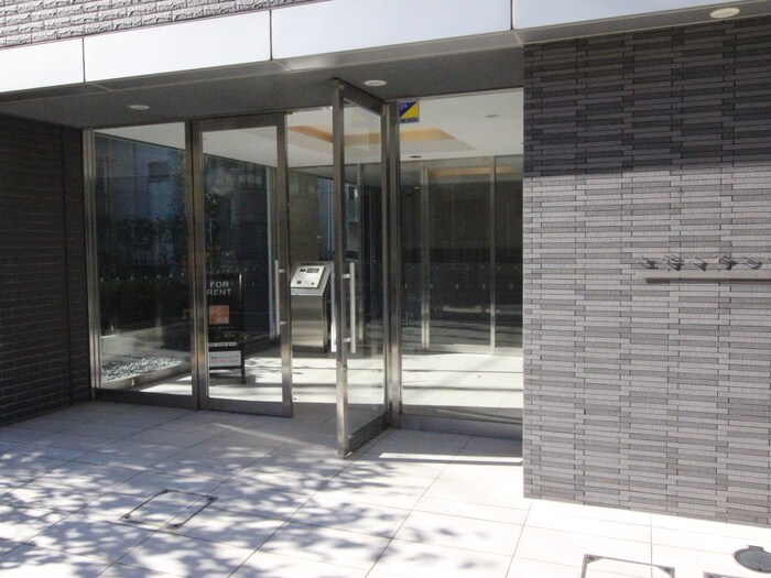 物件外観写真5　(エントランス部分)