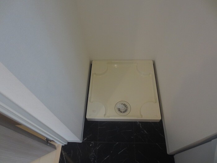 物件内観写真13　(洗濯機置場)