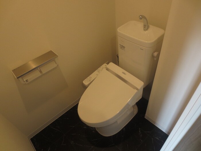 物件内観写真16　(トイレ)