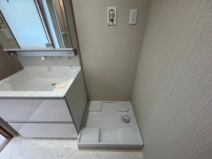 物件内観写真10　(洗濯機置場)