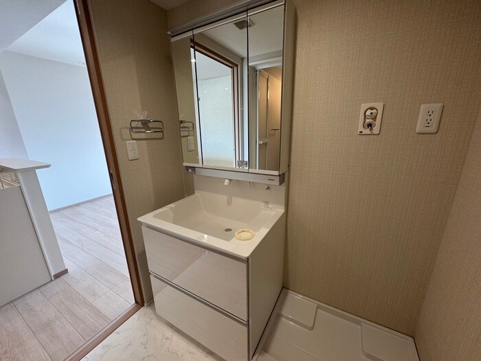 物件内観写真11　(洗面)