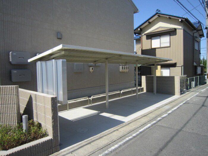 物件外観写真3　(駐輪場)