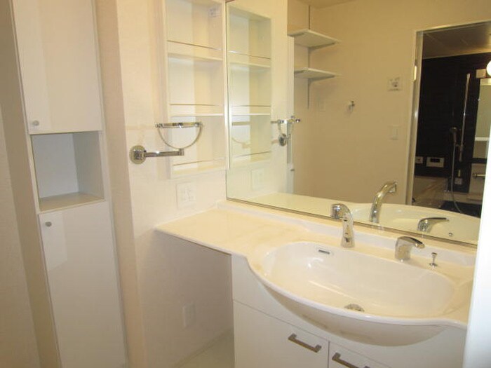 物件内観写真9　(洗面)