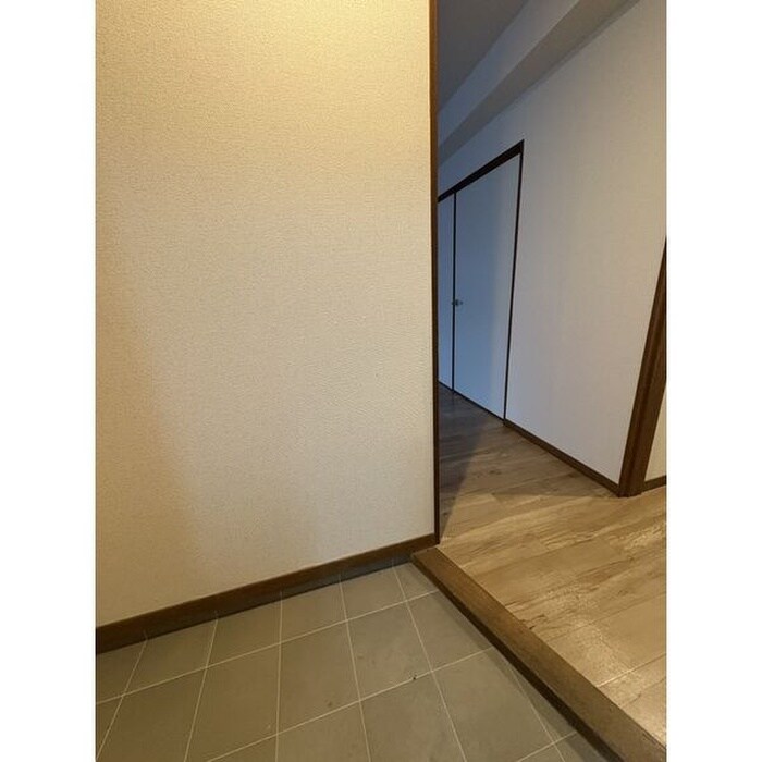 物件内観写真14　(玄関)