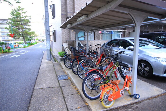 物件外観写真6　(駐輪場)