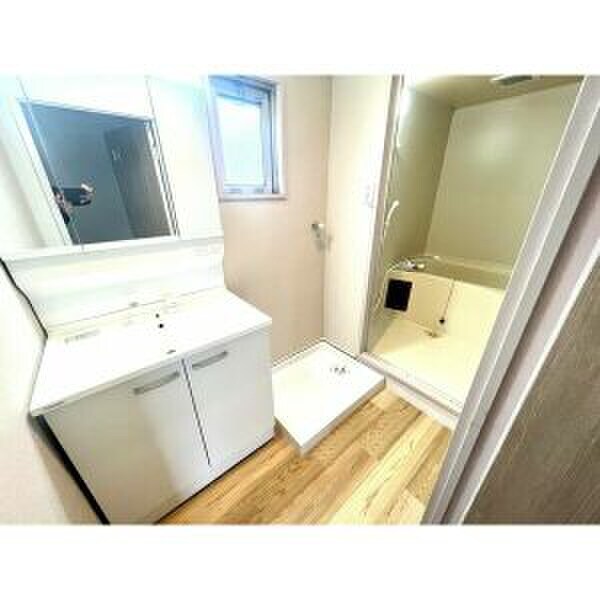 物件内観写真11　(洗面)