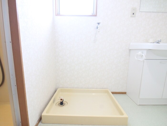 物件内観写真17　(洗濯機置場)