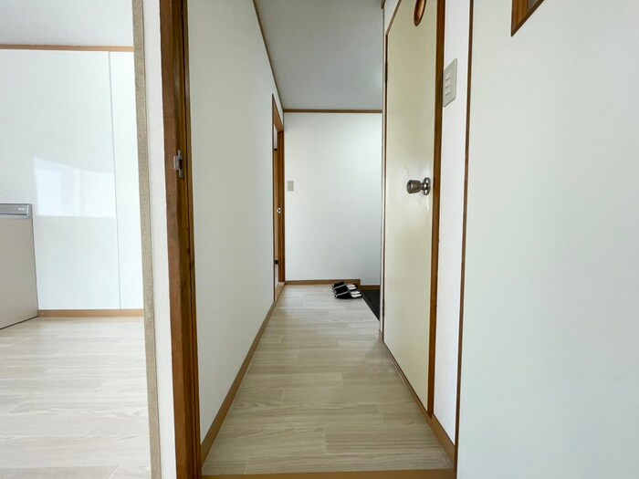 物件内観写真17　(廊下)