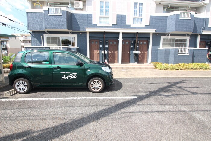 物件外観写真4　(駐車場)