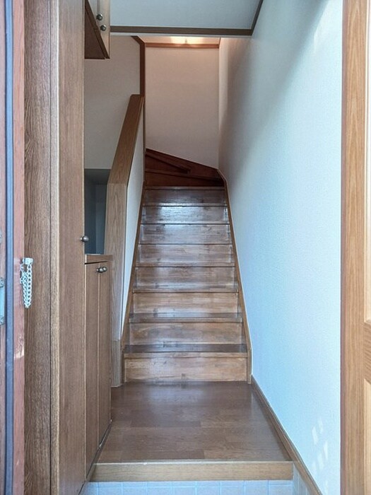 物件内観写真11　(玄関)