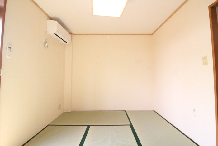 物件内観写真8　(居室)