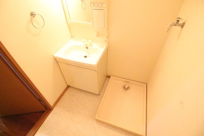 物件内観写真13　(洗濯機置場)