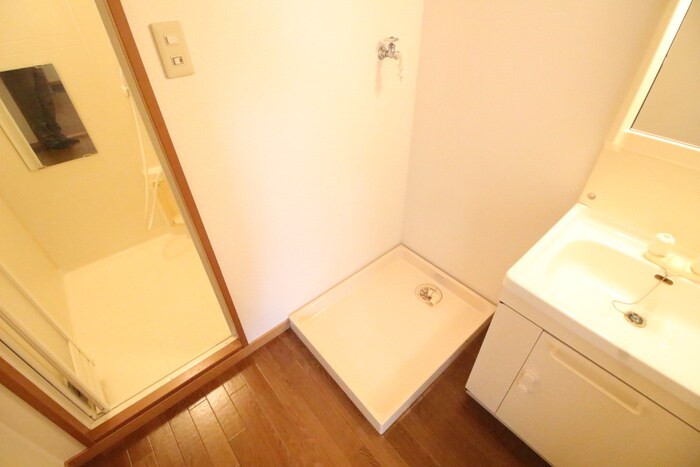 物件内観写真14　(洗濯機置場)