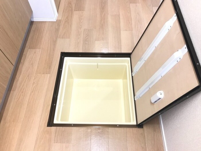 物件内観写真10　(収納)