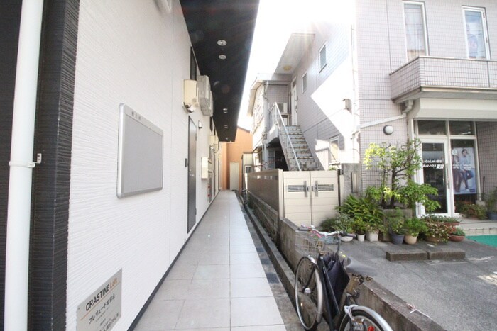 物件外観写真3　(エントランス部分)