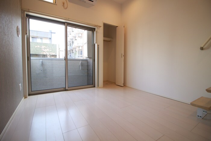 物件内観写真8　(居室)