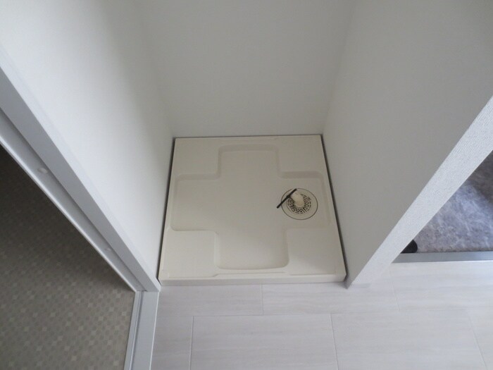 物件内観写真12　(洗濯機置場)