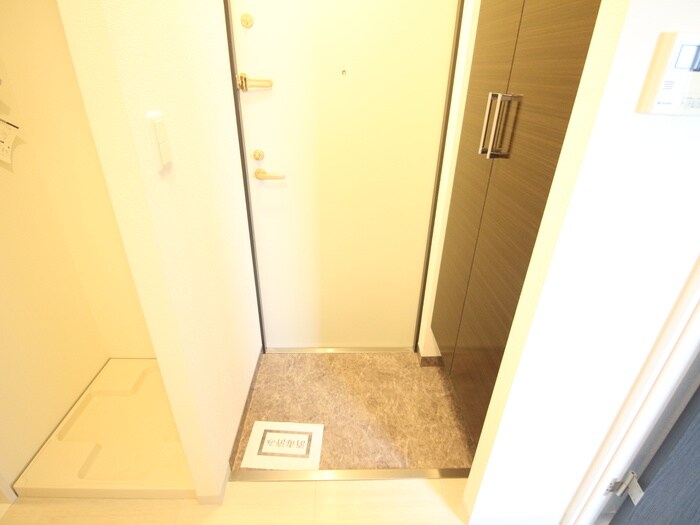 物件内観写真17　(玄関)