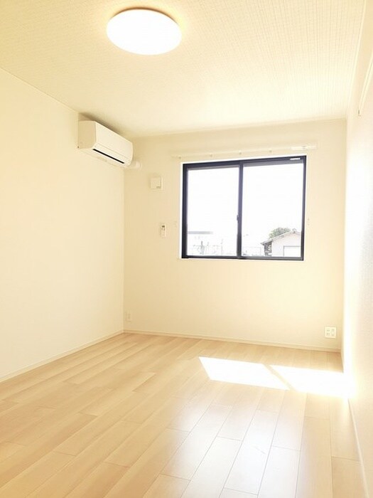 物件内観写真5　(居室)