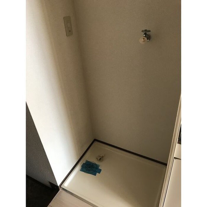 物件内観写真12　(洗濯機置場)