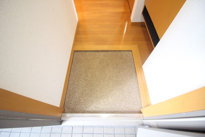 物件内観写真18　(玄関)