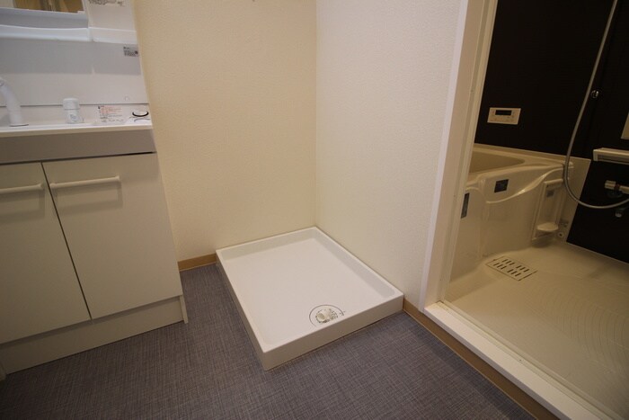 物件内観写真15　(洗濯機置場)