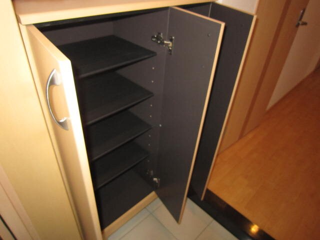 物件内観写真8　(靴箱)