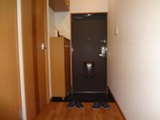 物件内観写真8　(玄関)