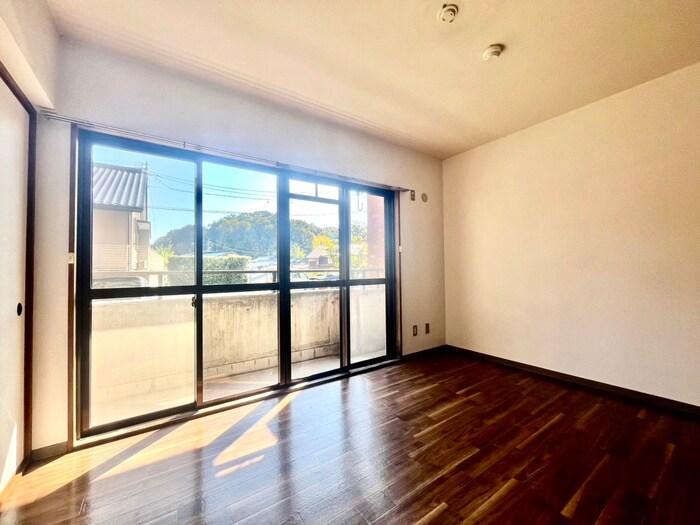 物件内観写真10　(居室)