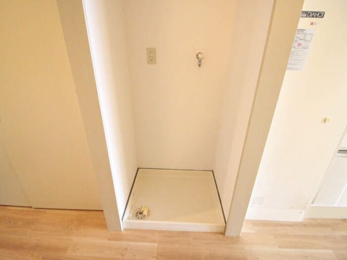 物件内観写真14　(洗濯機置場)