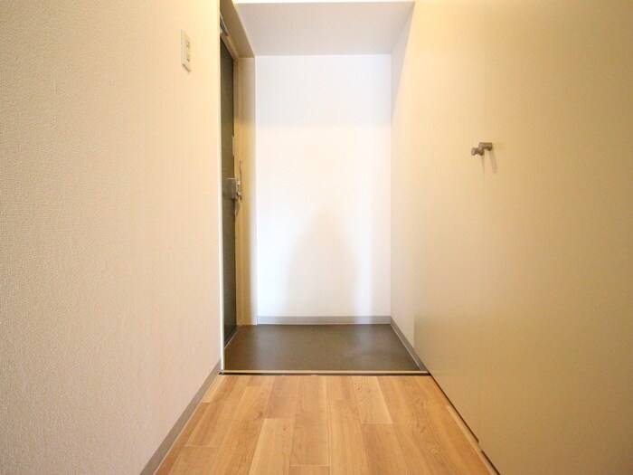 物件内観写真17　(玄関)