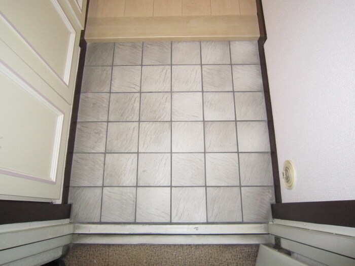 物件内観写真14　(玄関)