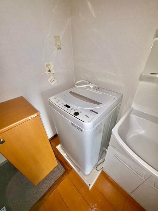 物件内観写真13　(洗濯機置場)