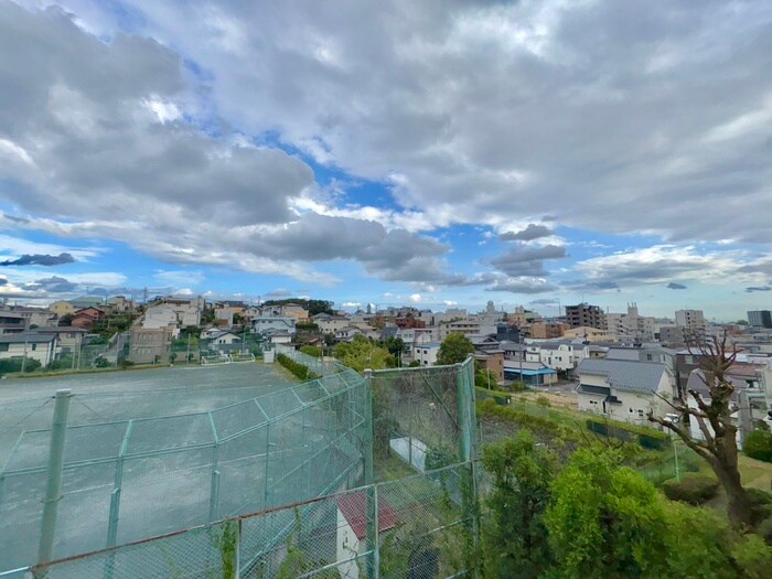 物件内観写真14　(室内からの展望)