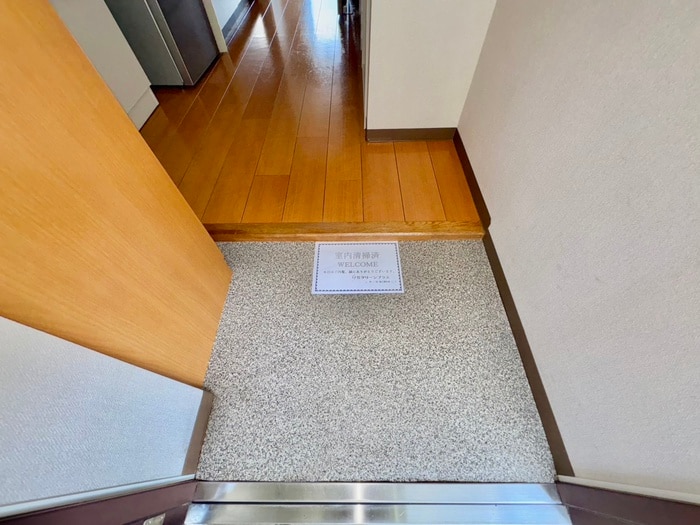 物件内観写真17　(玄関)