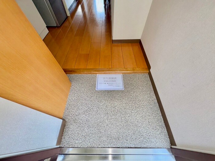 物件内観写真17　(玄関)